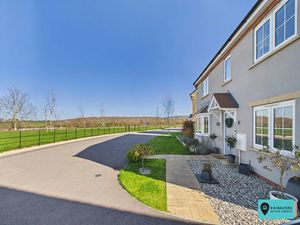 Front Outlook - click for photo gallery